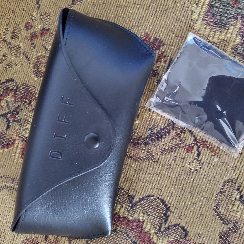 DIFF CRUZ Sunglasses - Picture 2 of 6